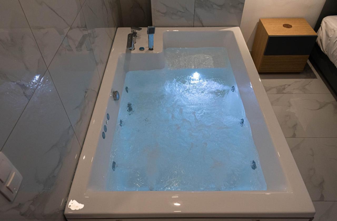 Athens Jacuzzi Apartment 외부 사진